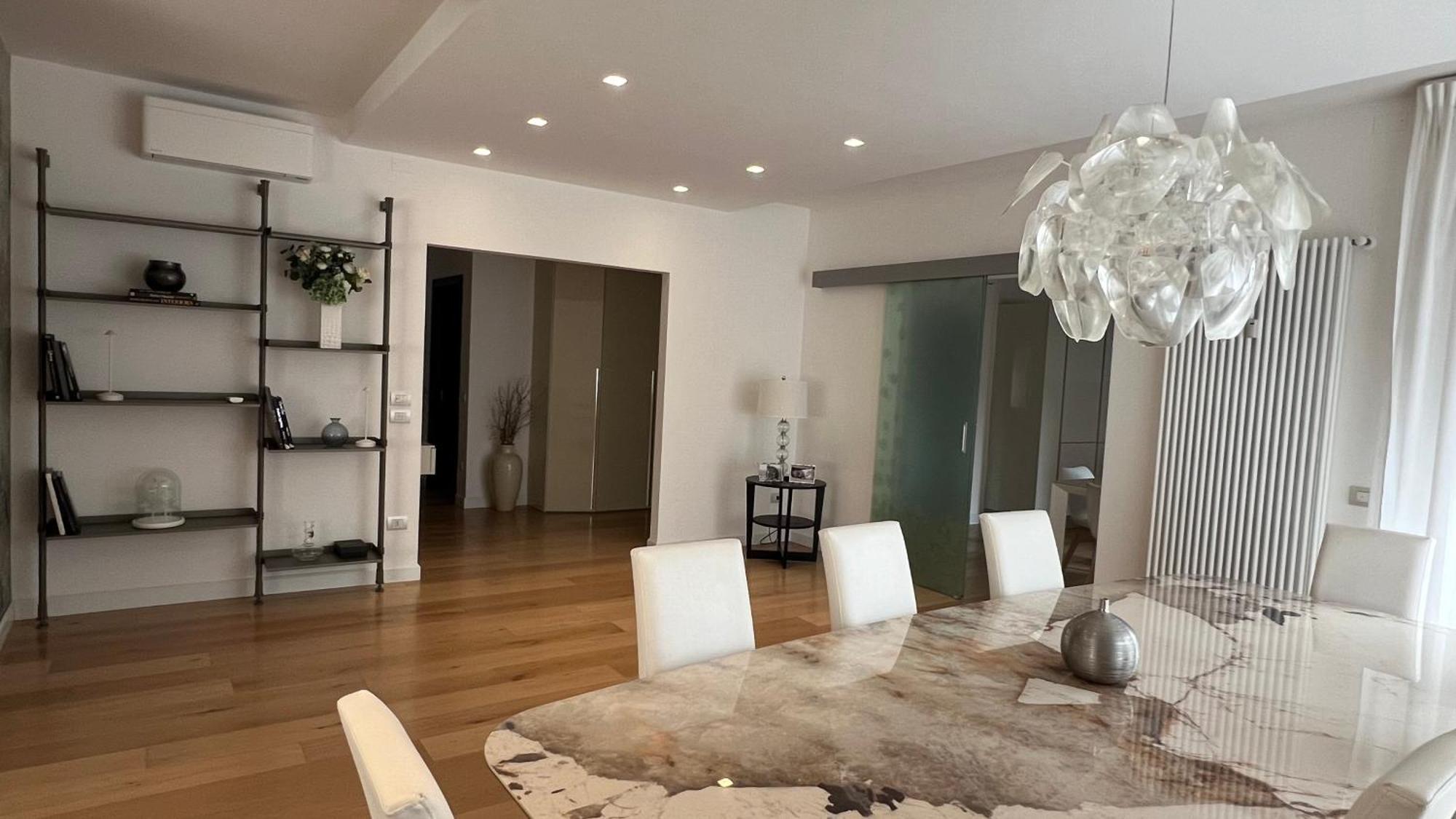 Design & Luxury Apartment Verona Bagian luar foto